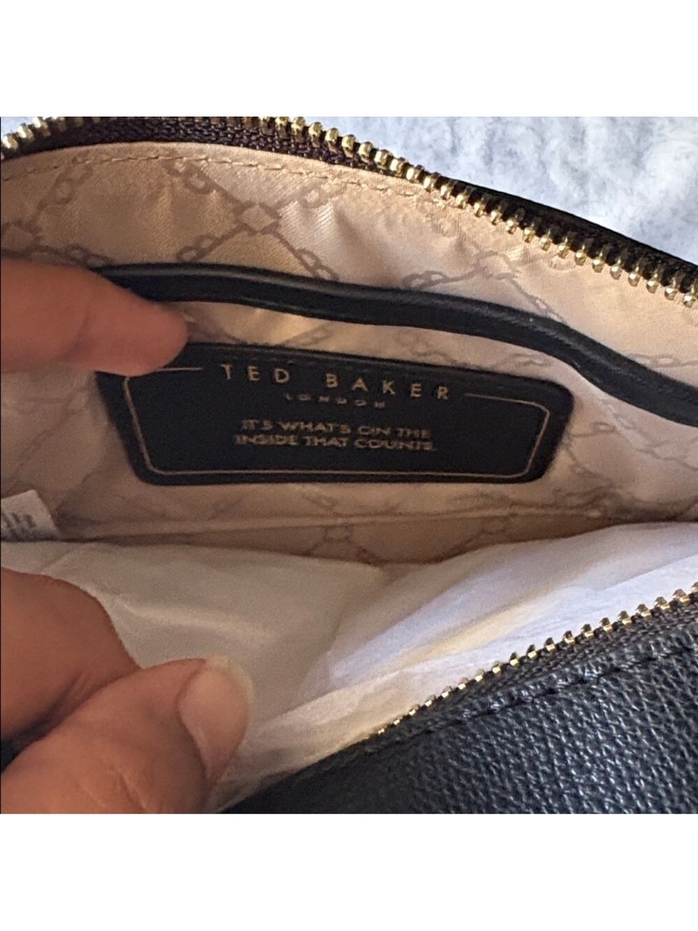 ✨Sale✨Ted Baker Black Crossbody Bag with Gold Detail NWT - Picture 6 of 7